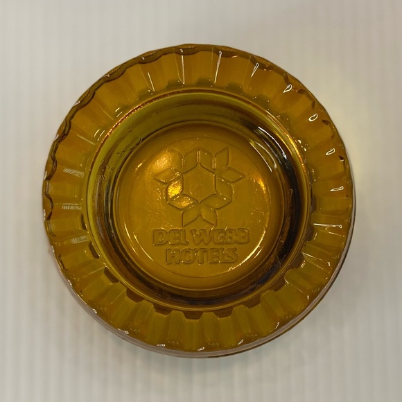 Vintage Del Webb Hotels Amber Glass Advertising Ashtray 4" In Good Condi… - Picture 3 of 6